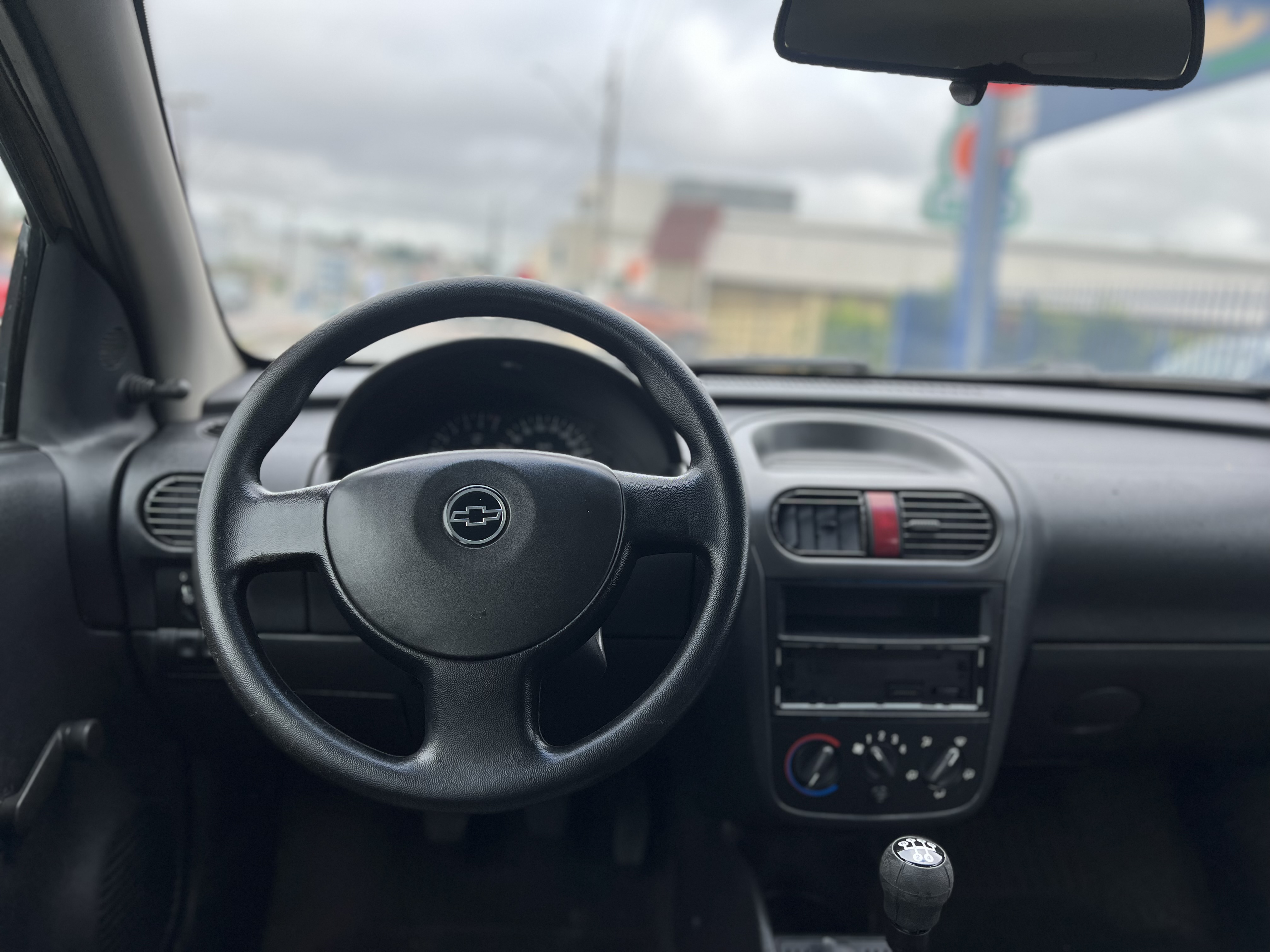 Corsa Hatch 1.0