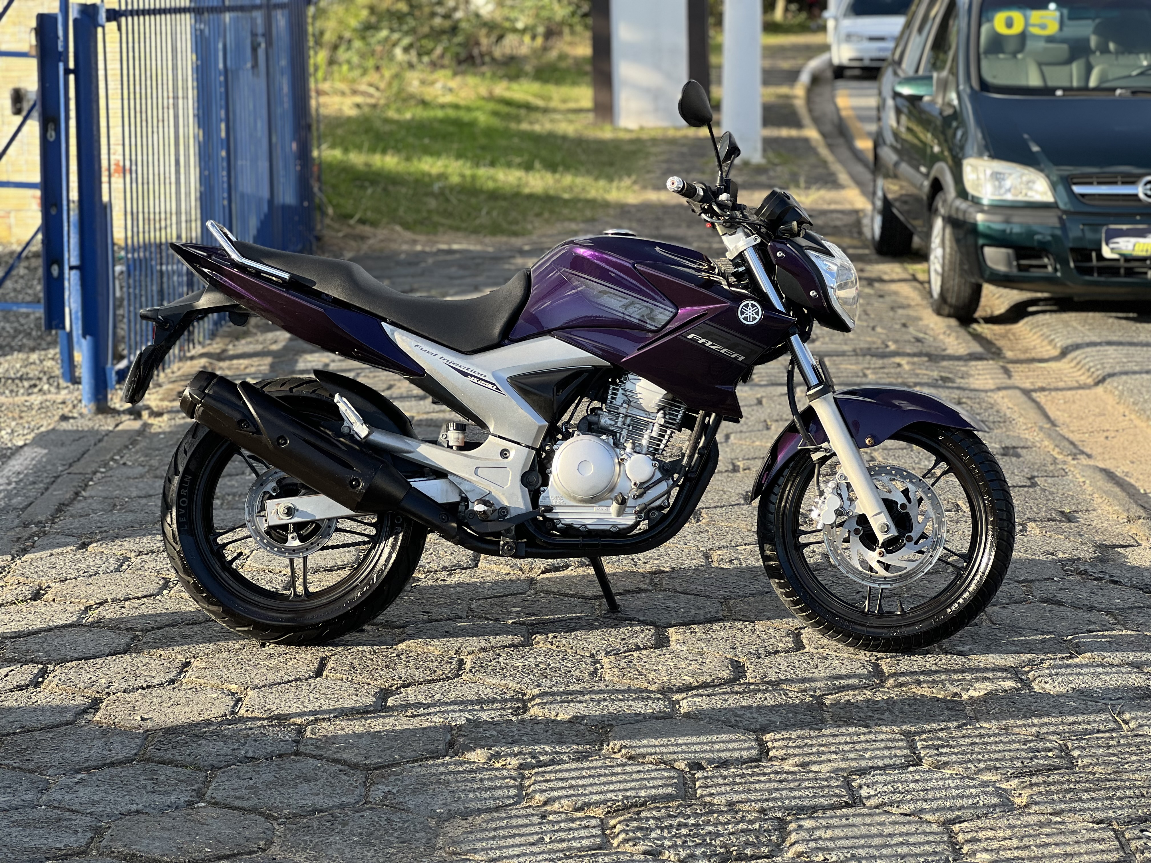 Fazer 250